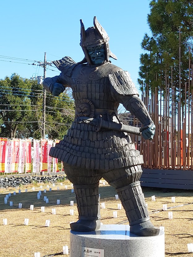 所沢サクラタウンの大魔神像